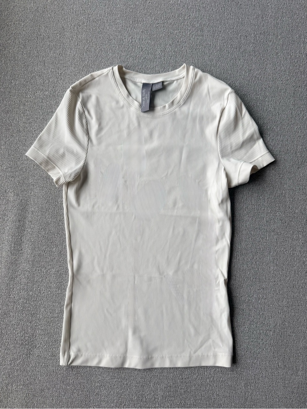 Sweaty Betty Explorer Sculpt Ribbed Performance T-shirt in white - Women’s XS